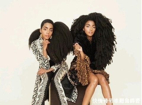 双胞胎姐妹|这对双胞胎姐妹曾经很厌恶自己的头发,如今靠其个性走红网络