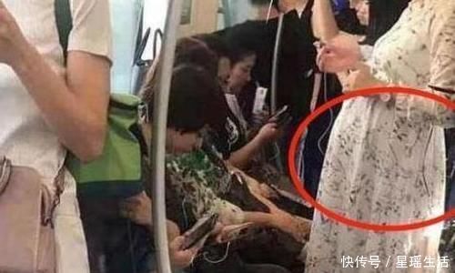 小张|车买不起,敢生孩子,孕妇坐公交被大妈羞辱,男孩反怼真解气!
