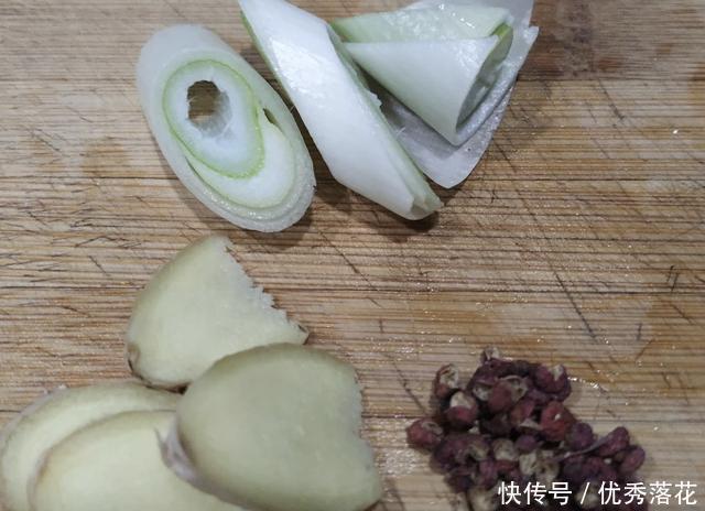 下饭|不知道吃什么试试这道辣子鸡,香辣酥脆,好吃又下饭,做法简单