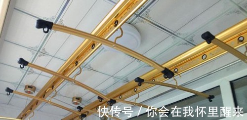 阳台|装修阳台别装这种晾衣杆了，现在流行这么弄，太聪明了