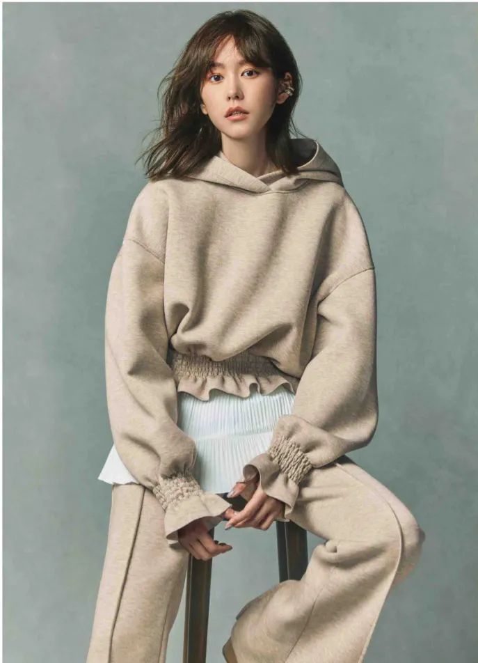 fendi 同色系穿搭,越简单越高级!