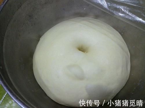 搅拌均匀|过年蒸馒头时,除了酵母和白糖!多加一点它,10分钟就能发满盆