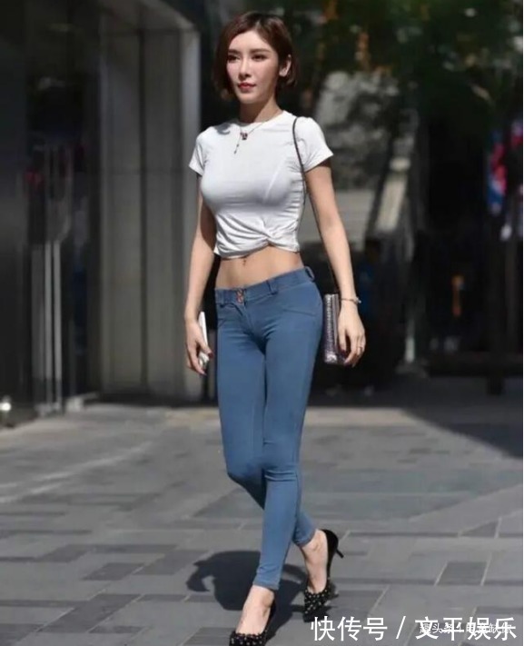 时尚 挺拔的“无痕裤”美女,丰满之余又不显臃肿感!