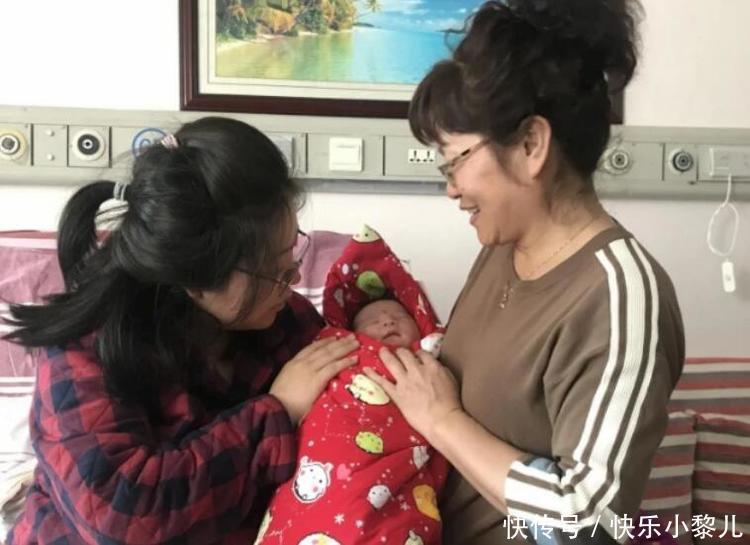 迷信|“踩生”不是迷信,孩子出产房后,第一个抱他的人确实很重要