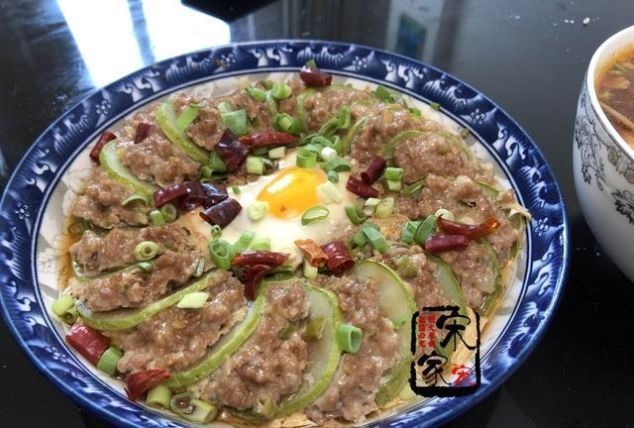 晚餐，老公下厨做了2菜1汤，这是我吃过最好吃的菜