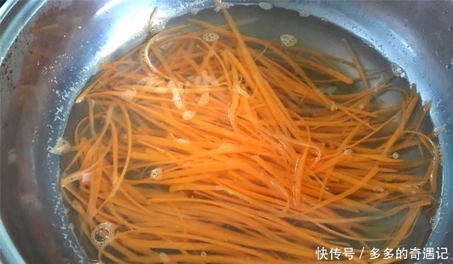 做法超简单的豆皮卷，鲜香美味，一口清脆，好吃到停不下来