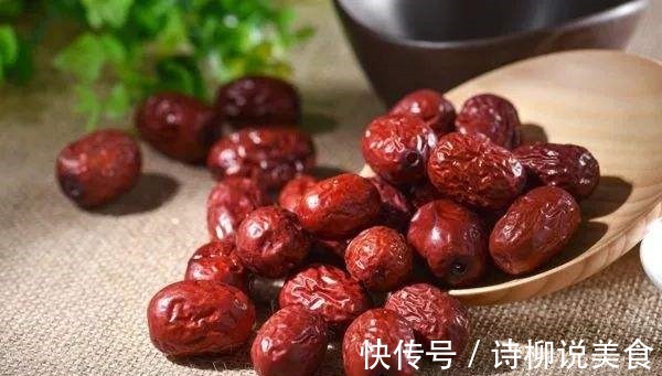 肠胃|肠胃紊乱老便秘,需要常吃2种有“天然泻药”之称的食物,润肠道