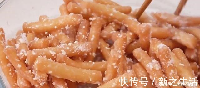 过年吃的零食江米条,不用买,在家自己做,香甜又酥脆,过年必备