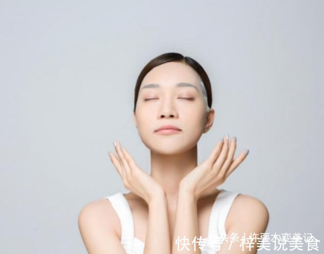 黑头 女人不管奔几,洗脸后要懂得4不要,不然再贵的护肤品也白用