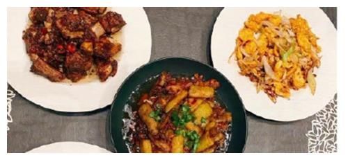 張藝興母親節(jié)給媽媽做菜 張小斐暴露媽媽王桂香的名字