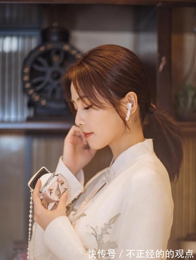 短发 40女人尽量少留长发、烫小卷,今年这3种发型正火,减龄特洋气