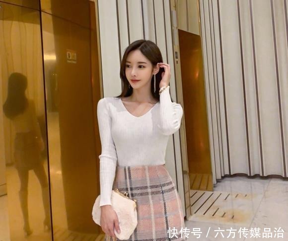 奶昔|孙允珠高清美图:樱桃芒果奶昔甜蜜格纹拼搭裙!