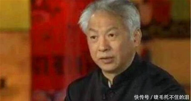 贴身|女子贴身佩戴一块玉10年,专家:胆子真大,你可知这块玉来历?