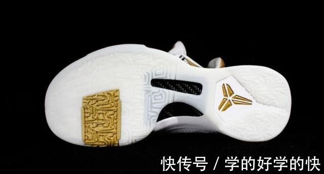 zk4 同为减配的ZK Protro系列 谁更配得上顶级后卫实战鞋!