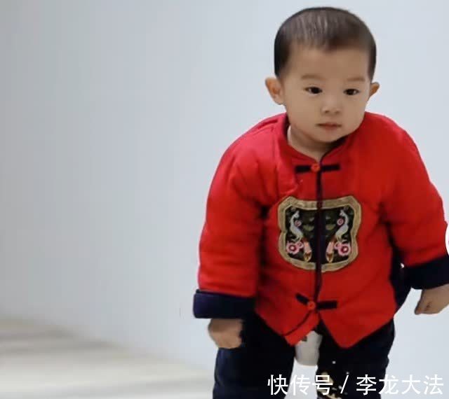 天赐|山东67岁老妇怀孕,儿女表示要断绝关系,2年后,老妇带娃直播