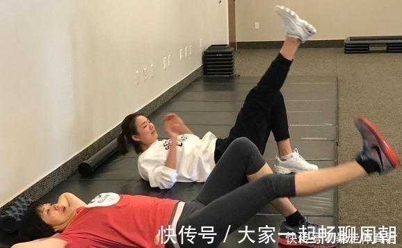女嘉宾|外国女嘉宾一出场,男嘉宾全“疯了”,有人更是直接爆灯!