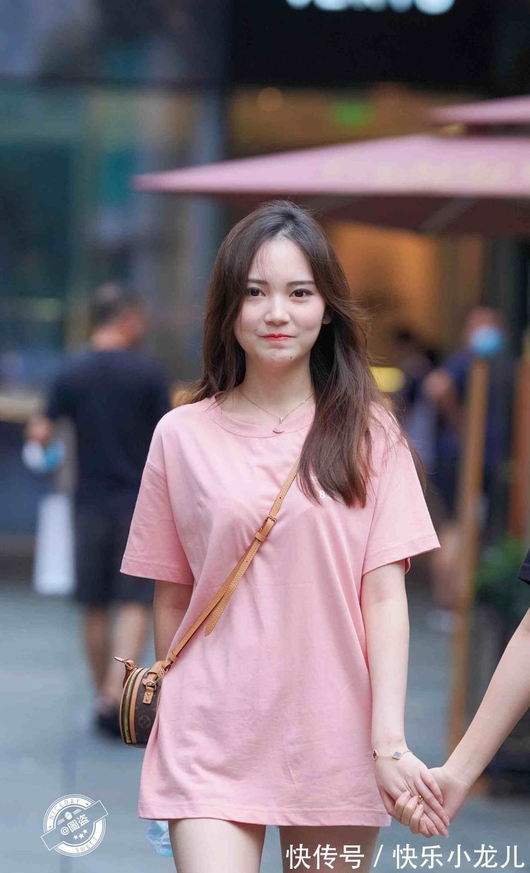 穿搭 时尚俏皮的连衣裙穿搭呈现时髦气息,散发高雅气质,舒心自然