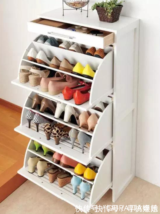 鞋架|去邻居家串门,发现鞋子从不往地上放,瞧瞧人家这布置,整齐又卫生