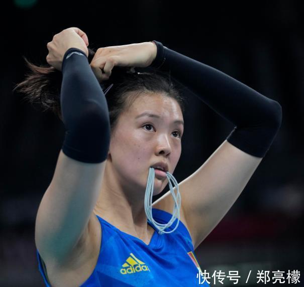 海报|李盈莹荣登国际排联海报,张常宁“无辜”遭争议,近4年从未脱身