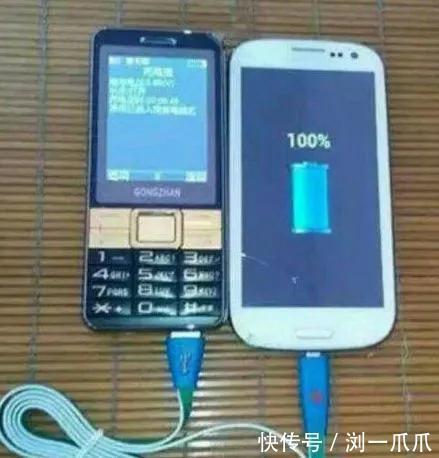 |搞笑GIF:看不懂妹子这样做的意义,凉快?