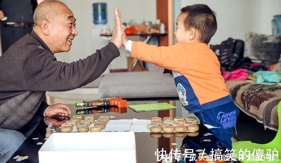 老年人|李玫瑾教授：3岁到6岁的孩子别让老人带，会影响孩子学习