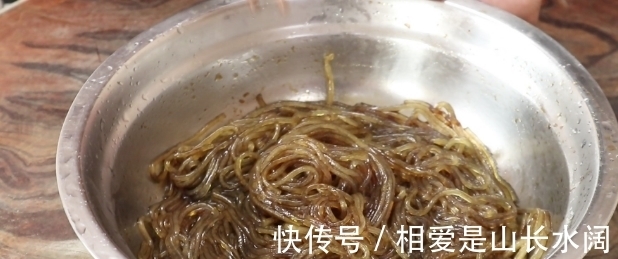瘦肉|包菜炒粉条的家常做法,学会一个小技巧,不粘锅味道还特别香