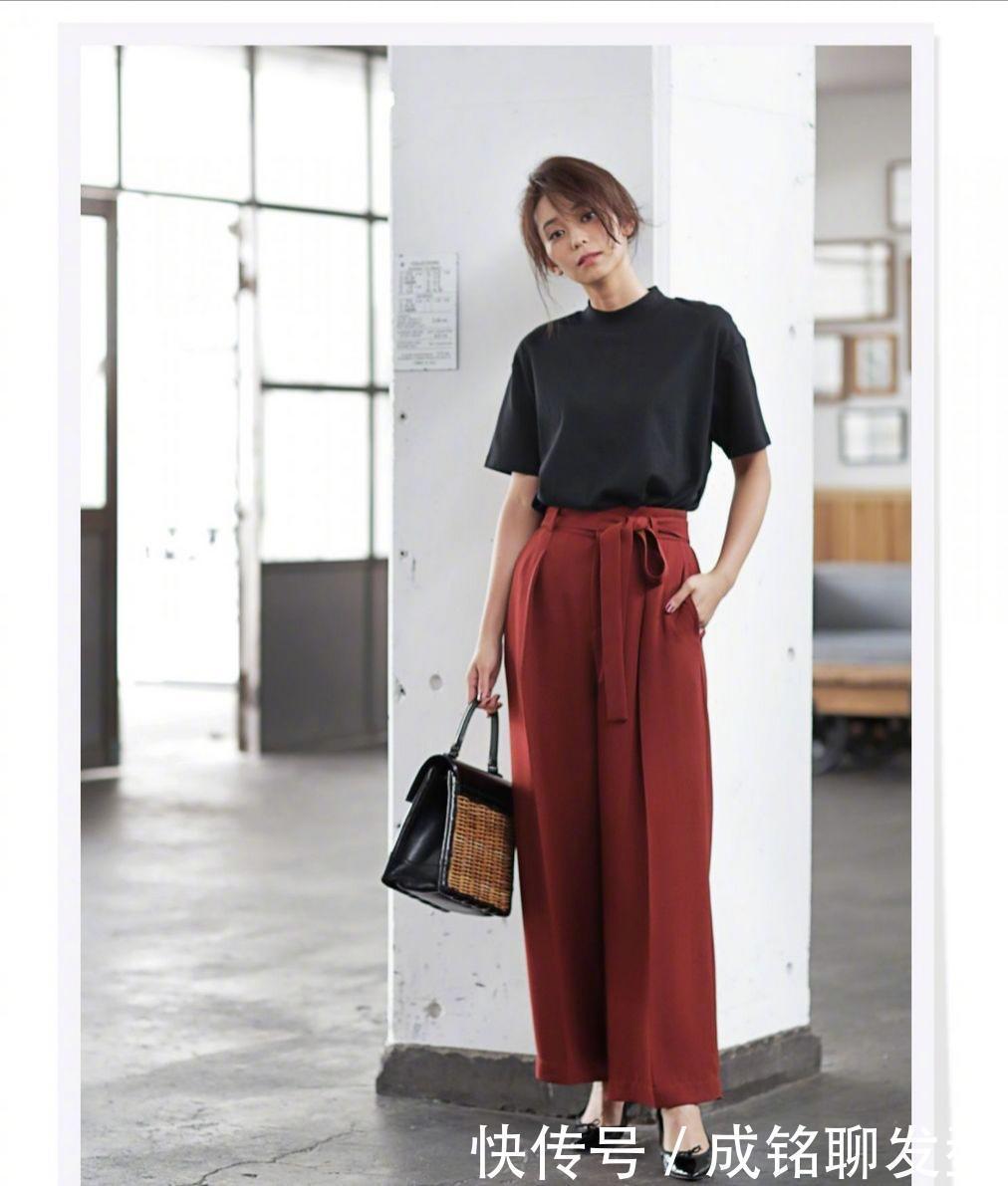 蕾丝|具有高级感的女人，穿搭越简单随意，看这10款搭配就知道品位高低