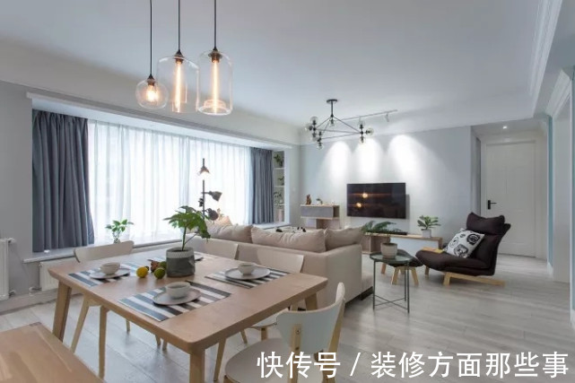 收纳|130平现代风三居室,白色收纳柜直冲天花板收纳整齐有序