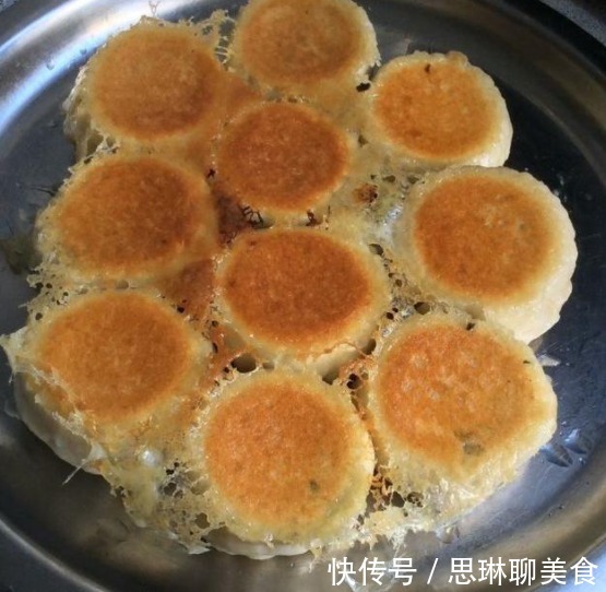 包子|做水煎包,用面粉水还是淀粉水水用错了,包子难吃发硬,没冰花