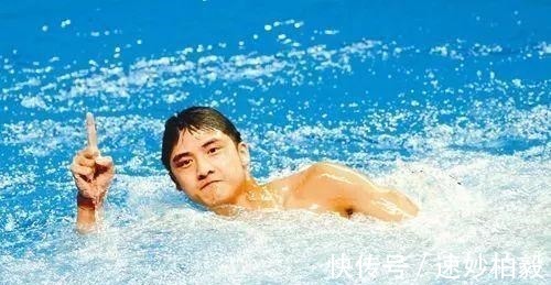 |田亮被问会不会游泳,本人幽默回应:跳下去之后难道用网捞吗?