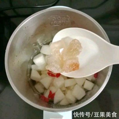 日常|#我的养生日常-远离秋燥#川贝枸杞雪梨汤