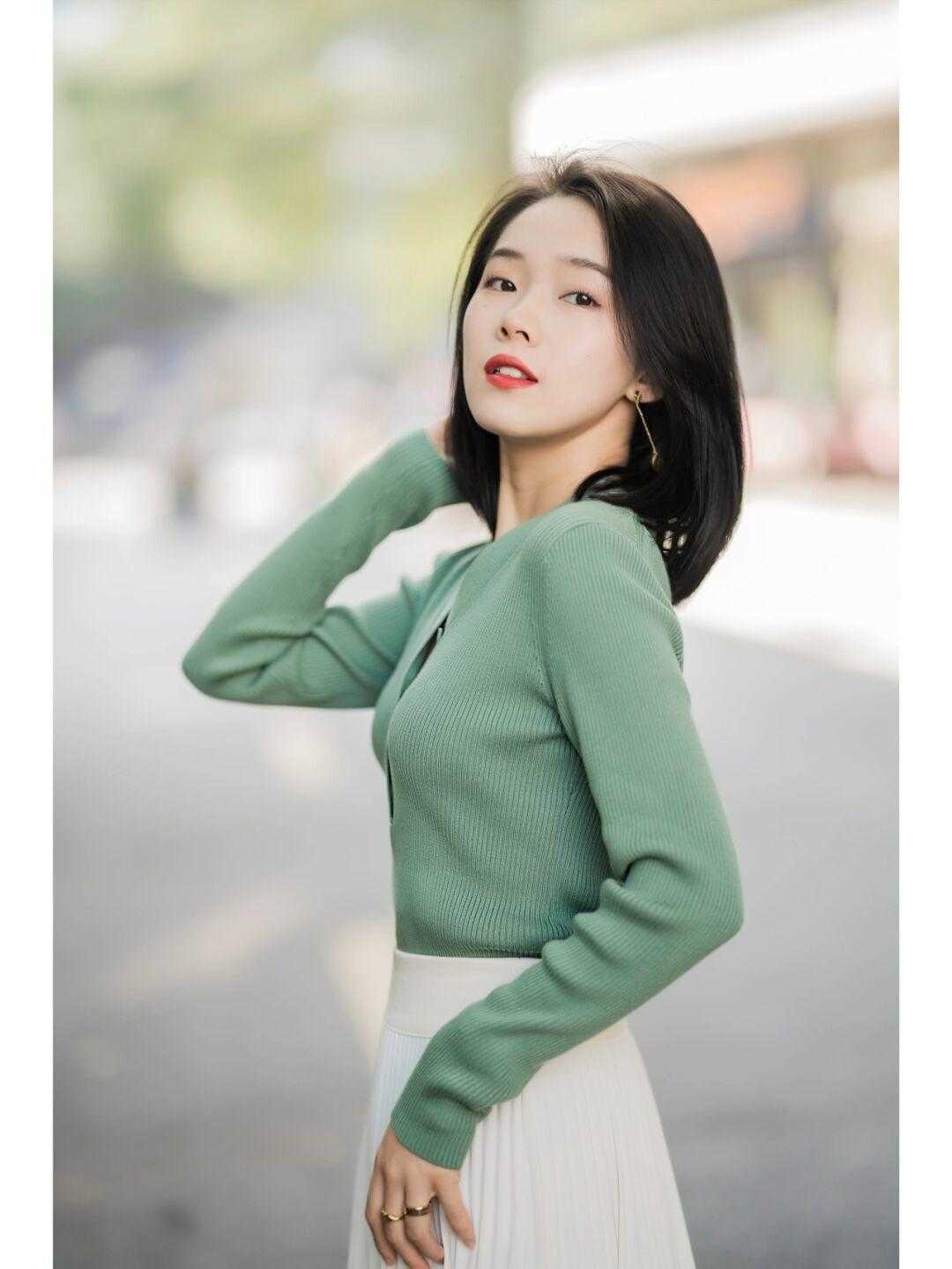 小仙女们 日常穿搭没头绪?快来看看这些简约大方的气质穿搭,谁穿谁美