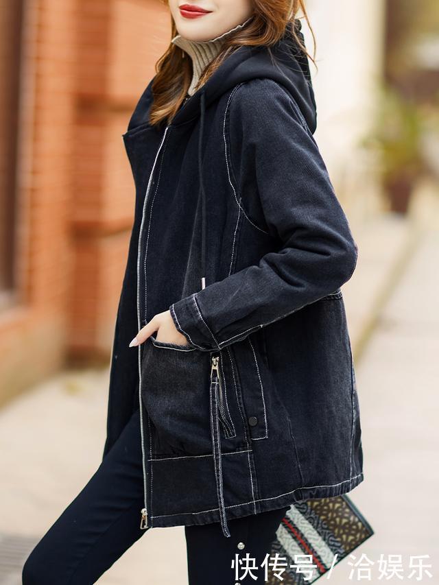 品味高的女人,衣橱都少不了这“连帽外套”,45+左右穿特轻奢