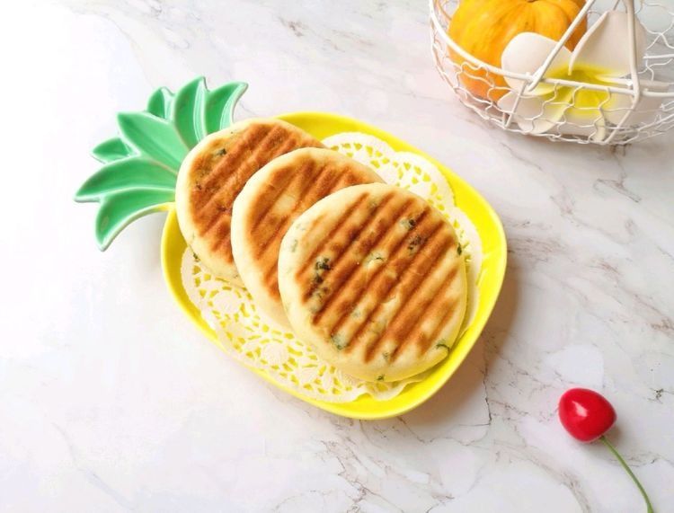 教你做家庭版的发面葱油饼，松软可口，比面包还好吃