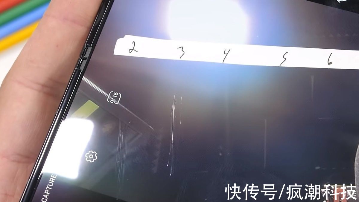 铰链|刀刮火烧沙土磨，极端测试三星Galaxy Z Fold3显示屏和铰链耐用性