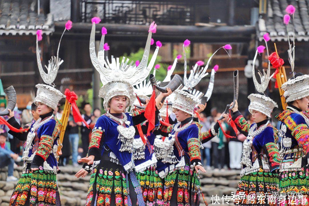 中年|西江千户苗寨景区人气满满，热闹非凡，旅游接待井然有序