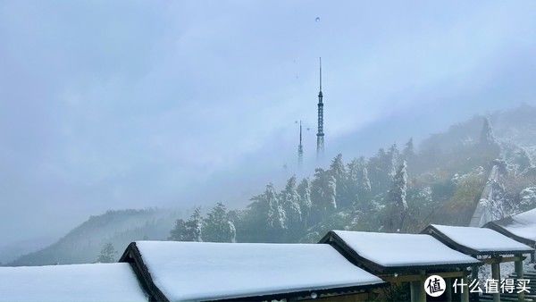 天净|梅岭印象3，天净湖最后一场冬雪，偶遇瀑布云