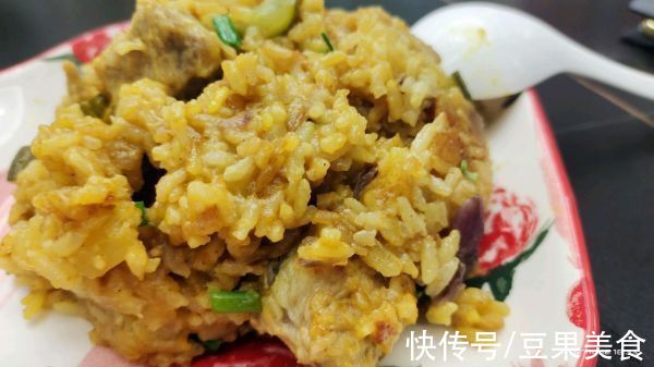 鲜香下饭的懒人版 *咖喱土豆排骨焖饭，你喜欢吗？