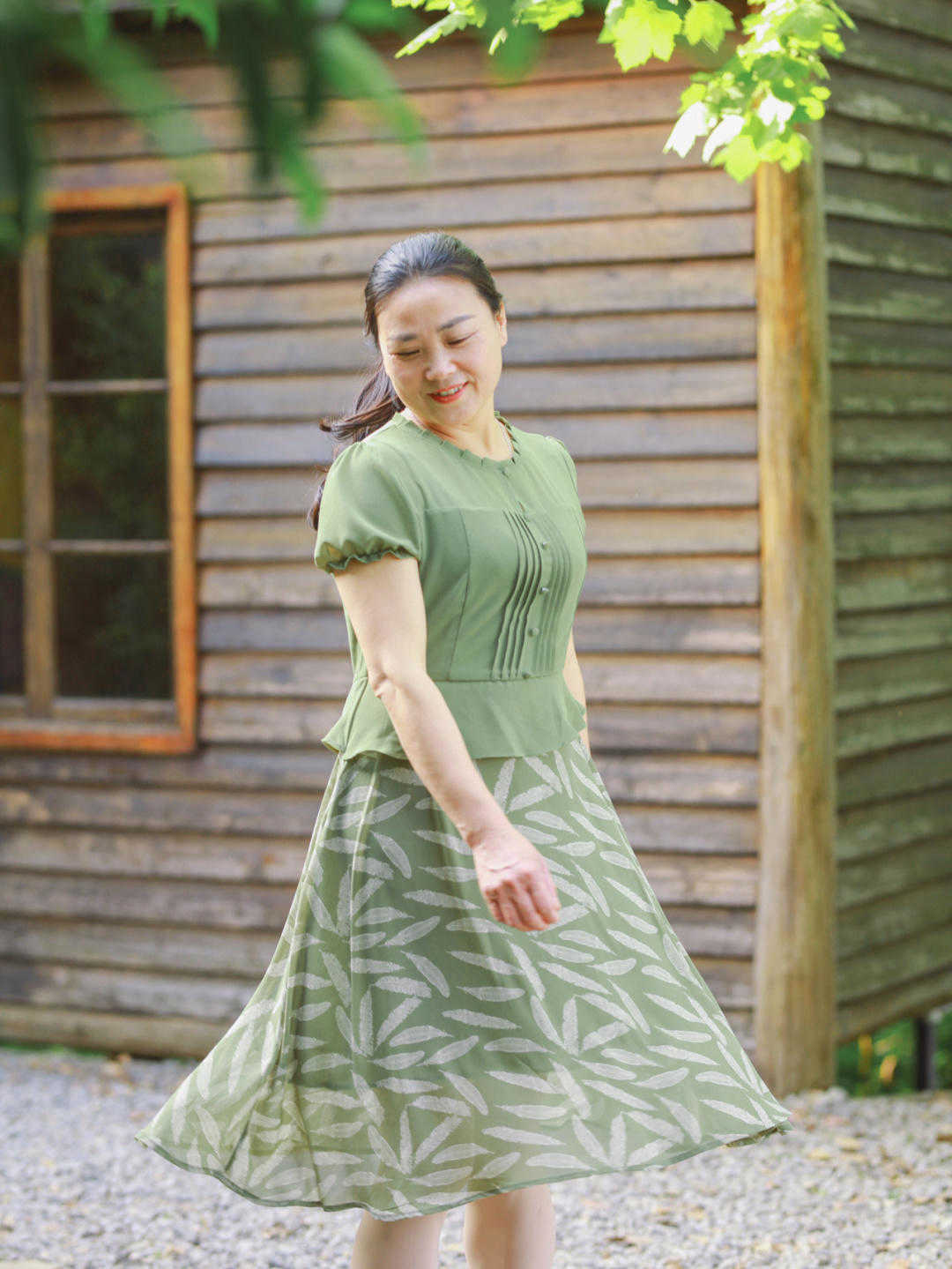 针织衫|过了50岁+的女人怎么穿?学会这几个搭配要点,让你减龄又时髦