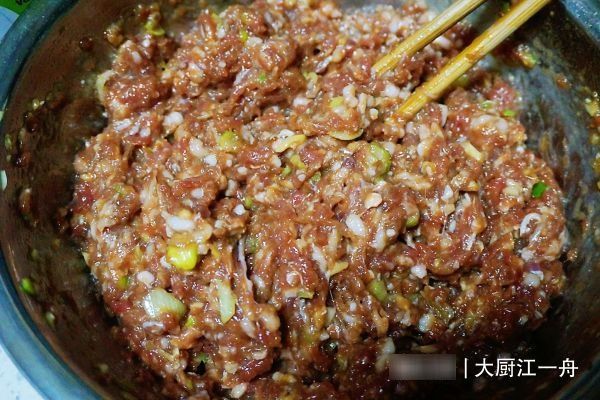 饺子|三伏天包饺子，白菜韭菜靠边站，我家就爱吃这馅，鲜嫩又多汁