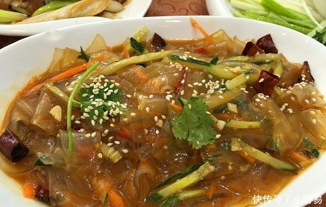 假期|假期想让婆婆开心,带上她去吃东北菜,最后只吃了两个饺子