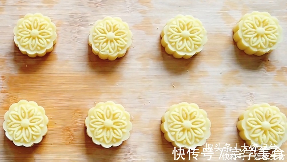 无添加绿豆糕，不需要料理机，2分钟学会，香甜又细腻，清热解暑