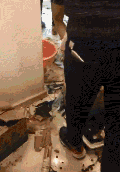 |搞笑GIF： 姐姐 你能矜持点吗