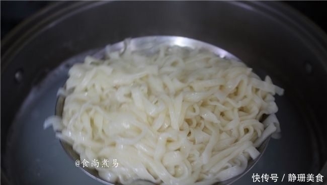 面条此做法,连吃十天不会腻,食材简单搭配好,味道就是香