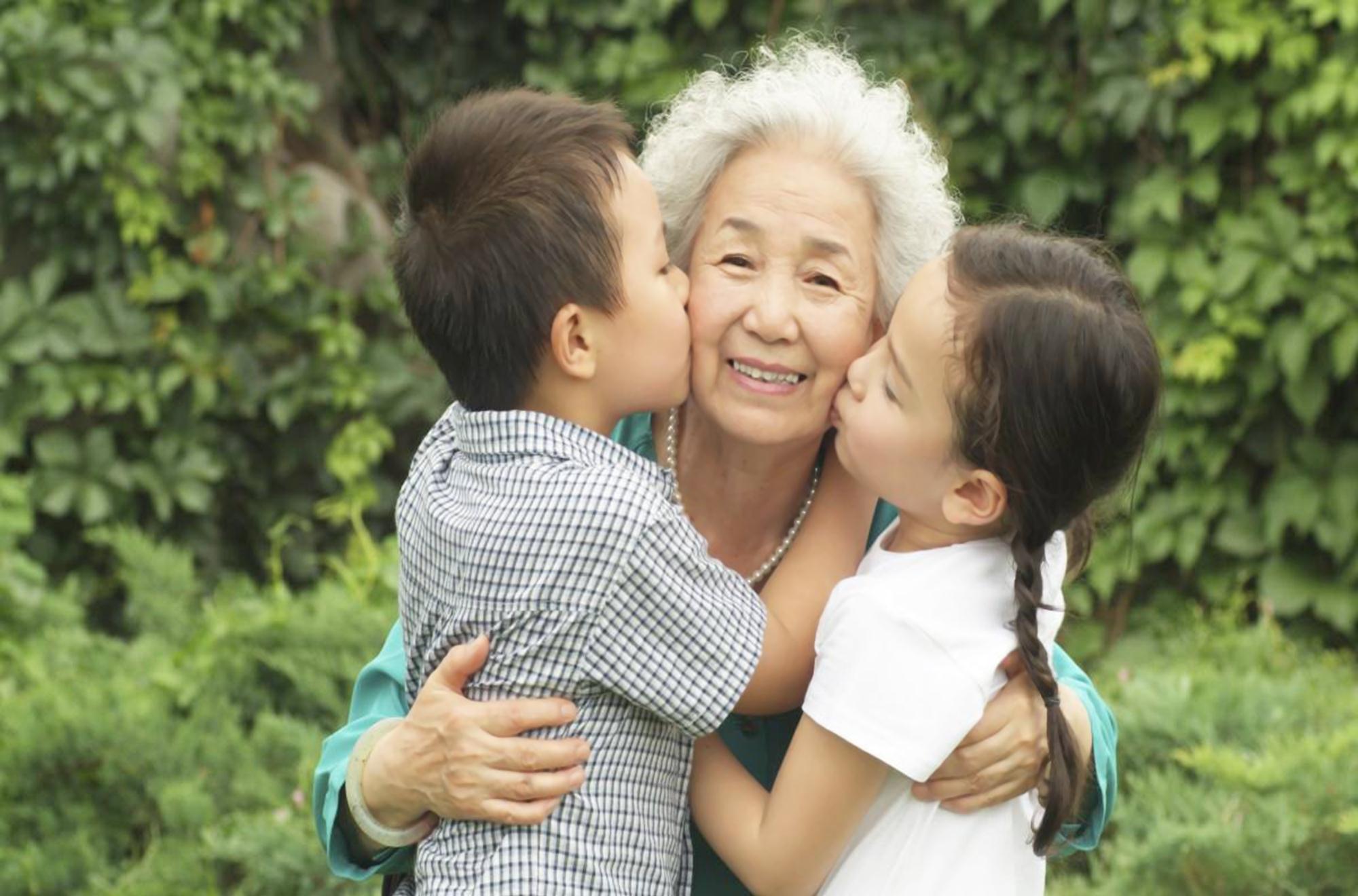 讲述者|“带孙子”和“带外孙”哪个好?过来人说出大实话,儿女真该反思