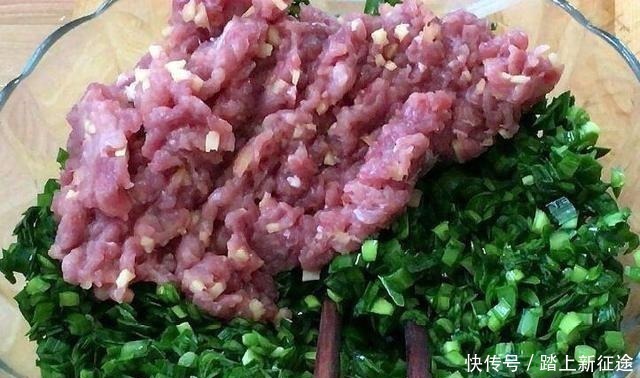 鲜美|韭菜猪肉饺子,调馅是关键,加这两种水,馅料鲜美多汁超级香