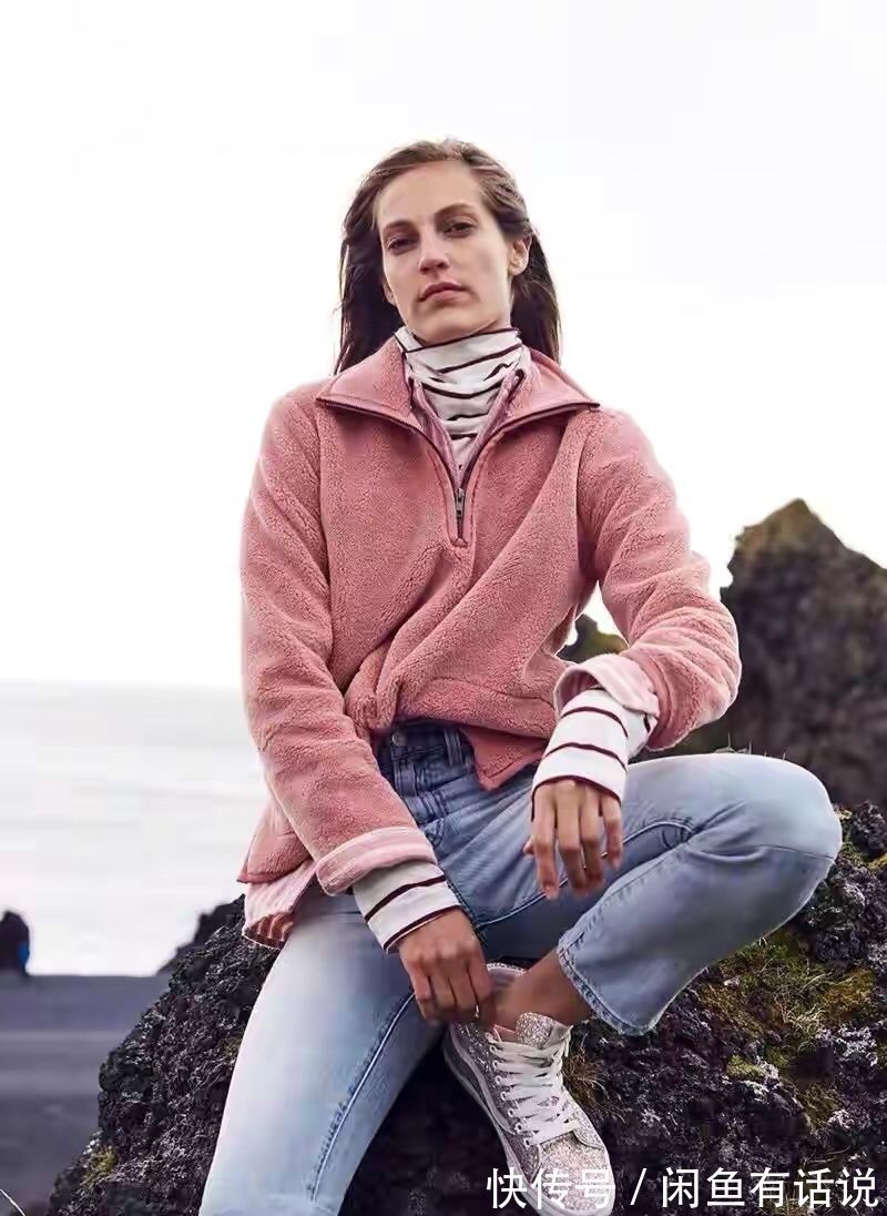 针织 高领和低领随意切换,时髦与保暖进退自如,来件半拉链毛衣就够了