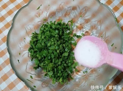 香椿炒鸡蛋,先炒香椿还是先炒蛋都错了,难怪口感不鲜美软嫩