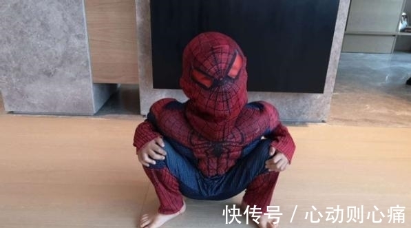 妻儿|陈小春豪宅曝光,年纪大却充满童心,爱和妻儿玩游戏