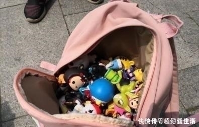 手机|12岁女孩三天花12W买盲盒,父母发现后要退款,店员以为富二代